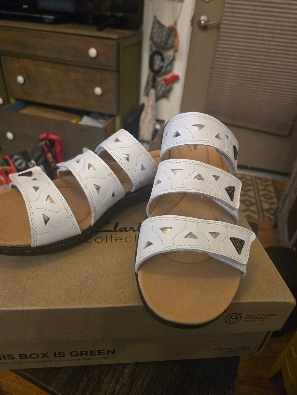 Clarks Sandal Women Size 12W Laurieann Nora White Leather Three Adjustable Bands